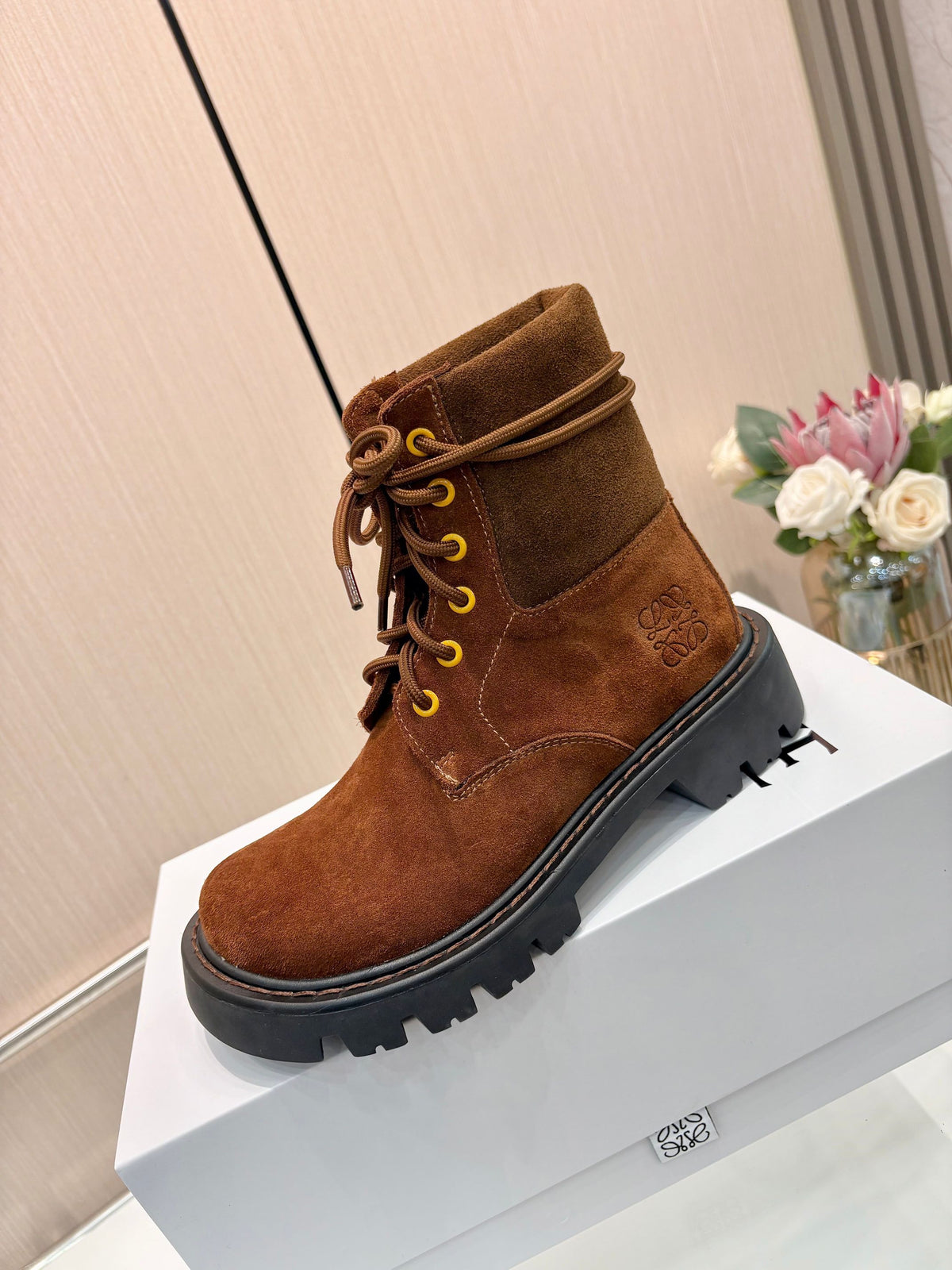 China Replica Loewe Women Shoes 108usd Only