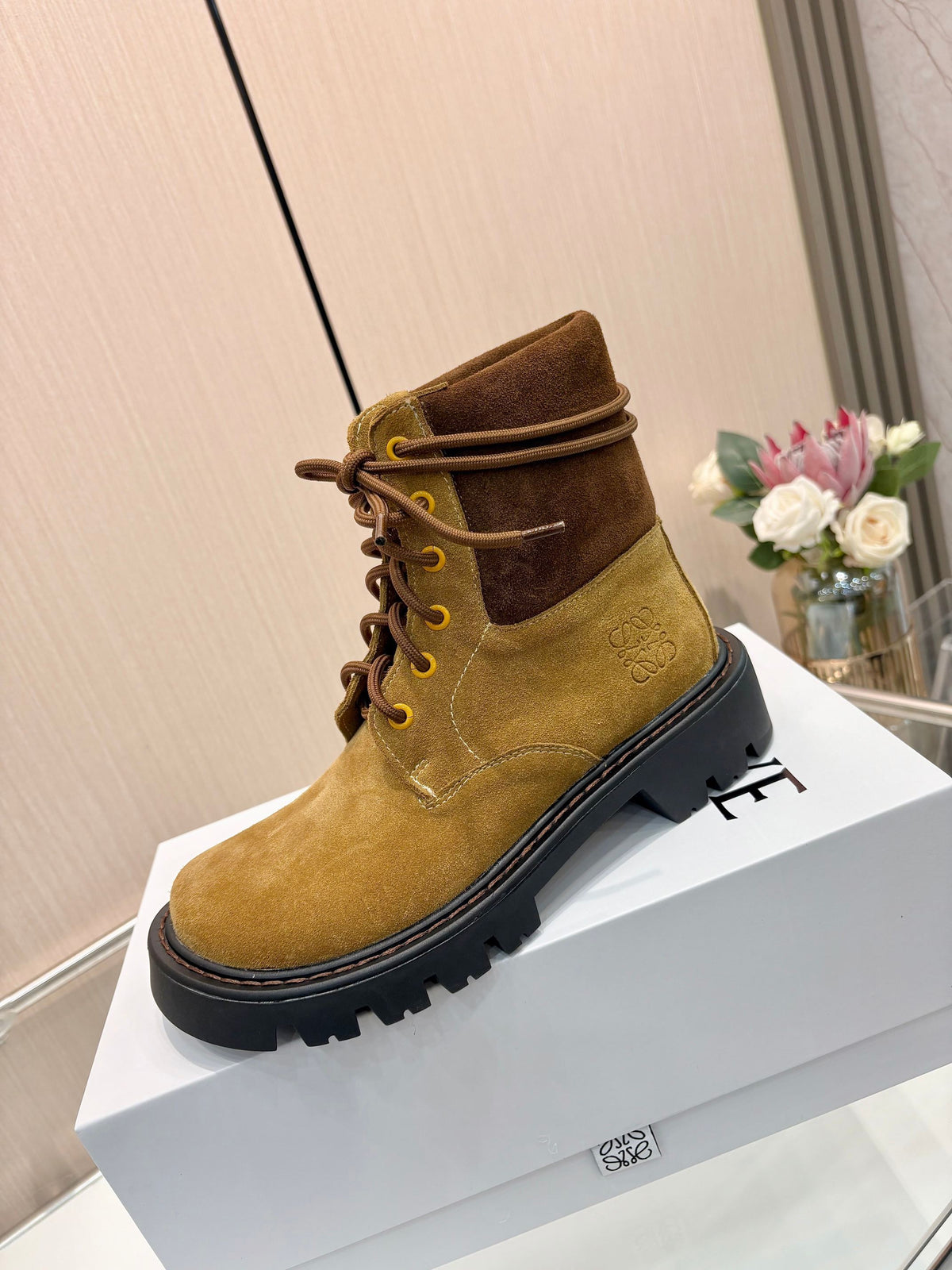 China Replica Loewe Women Shoes 108usd Only