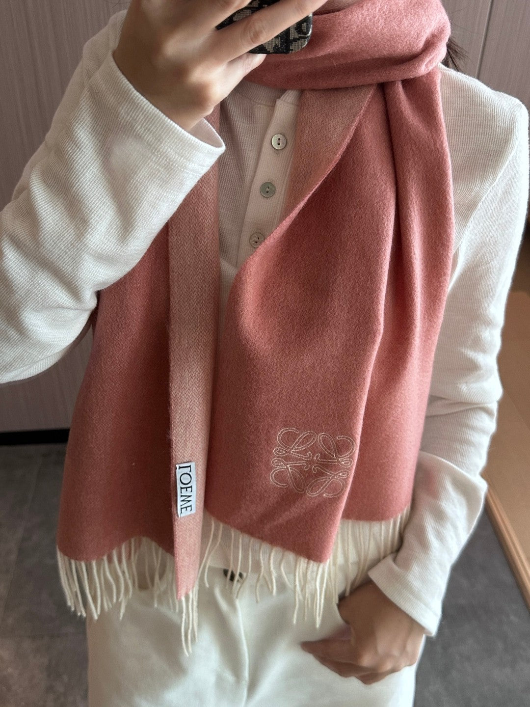 China Replica Loewe Scarf 46usd Only
