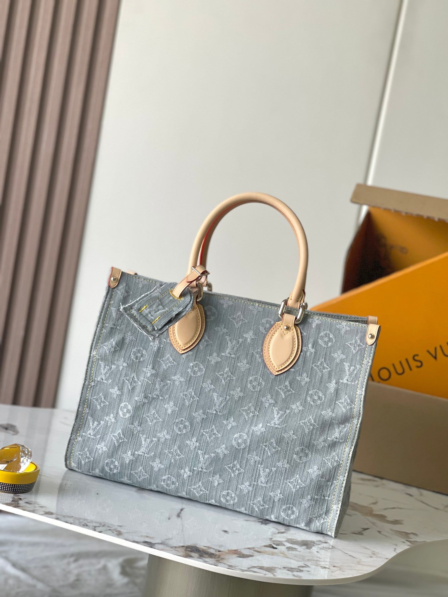 China Replica LV Handbags 255usd Only