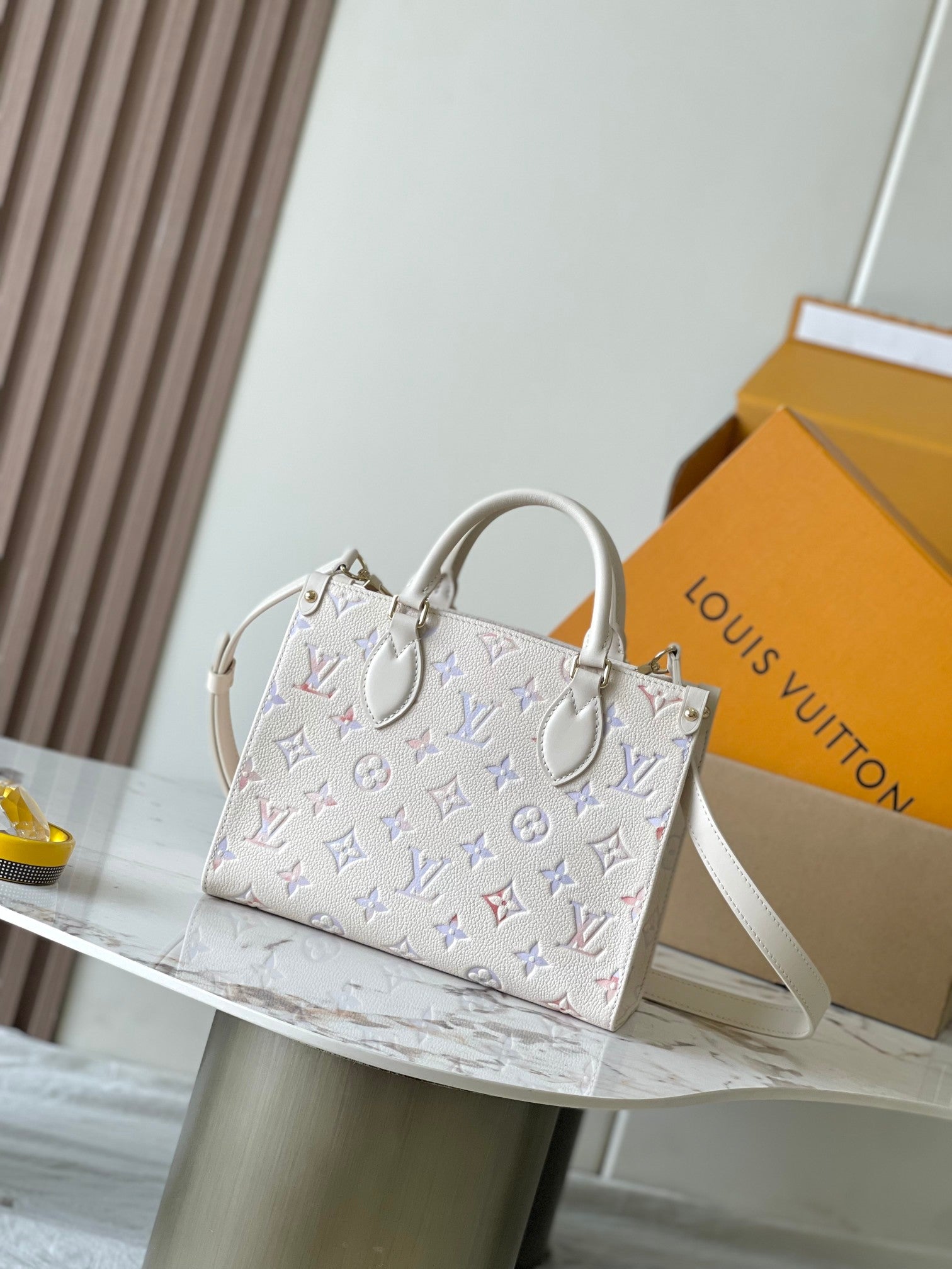 China Replica LV Handbags 360usd Only