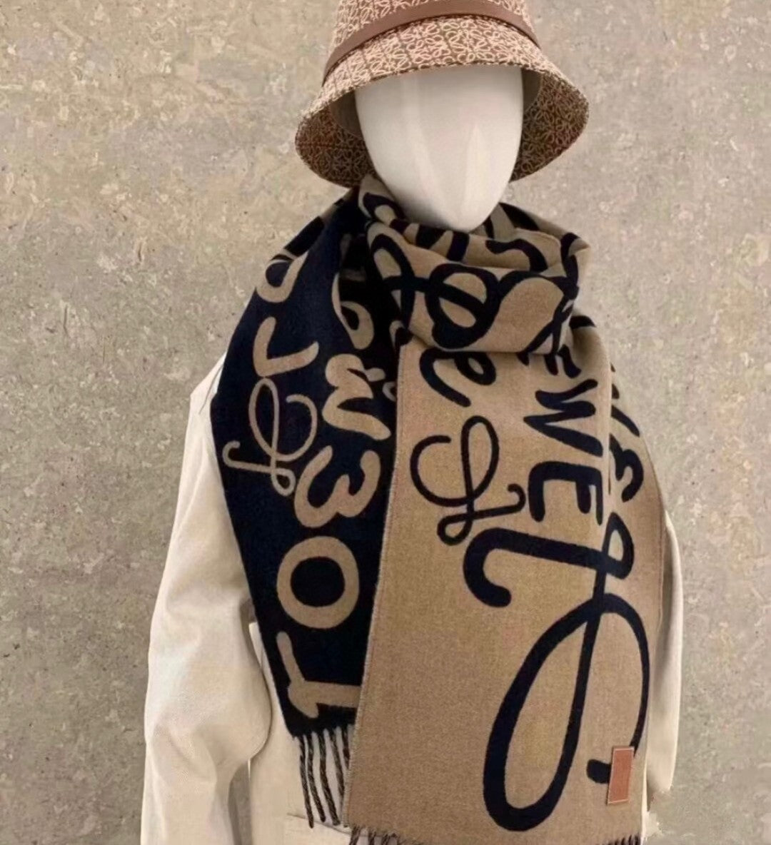 China Replica Loewe Scarf 48usd Only
