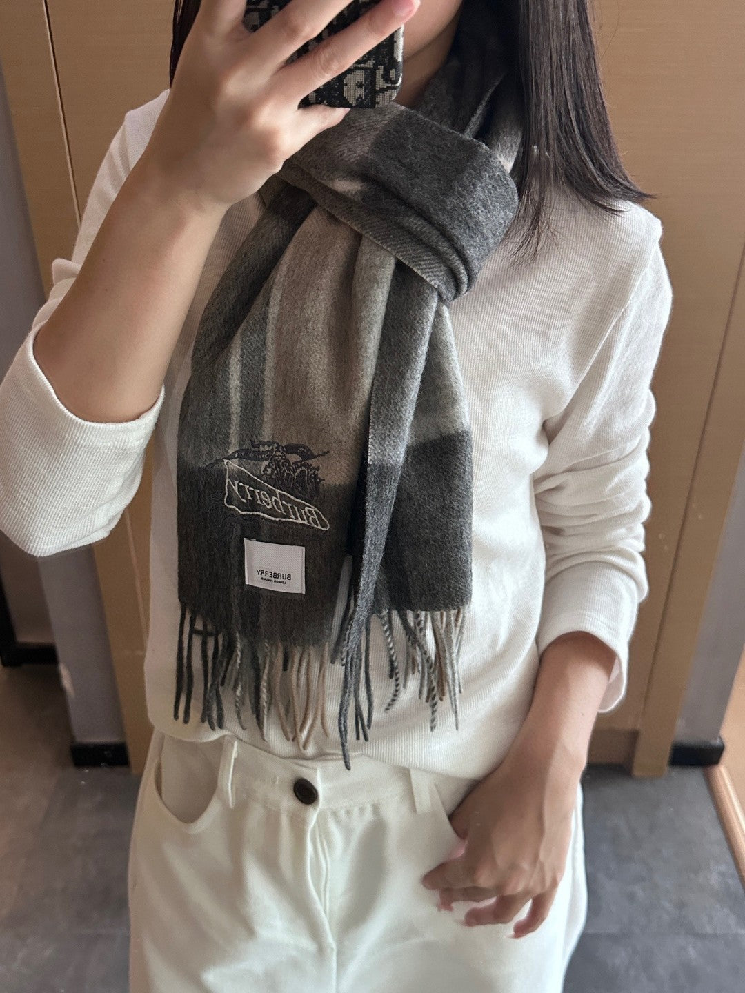 China Replica Burberry Scarf 46usd Only