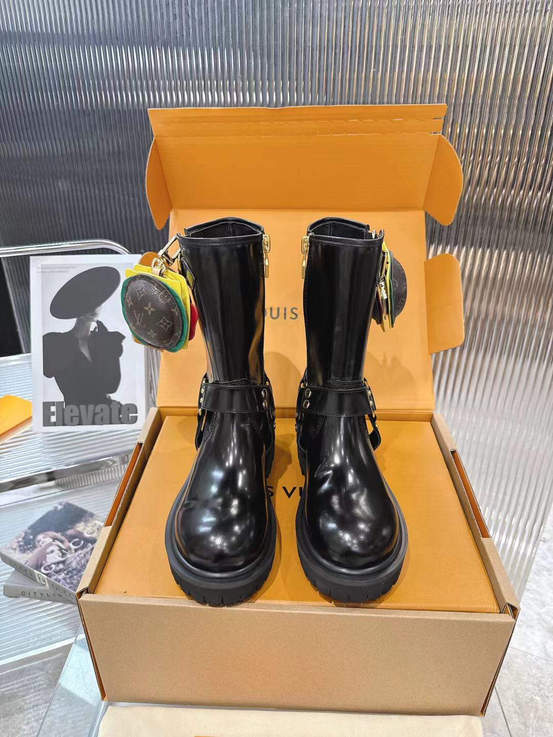 China Replica LV Women Shoes 182usd Only