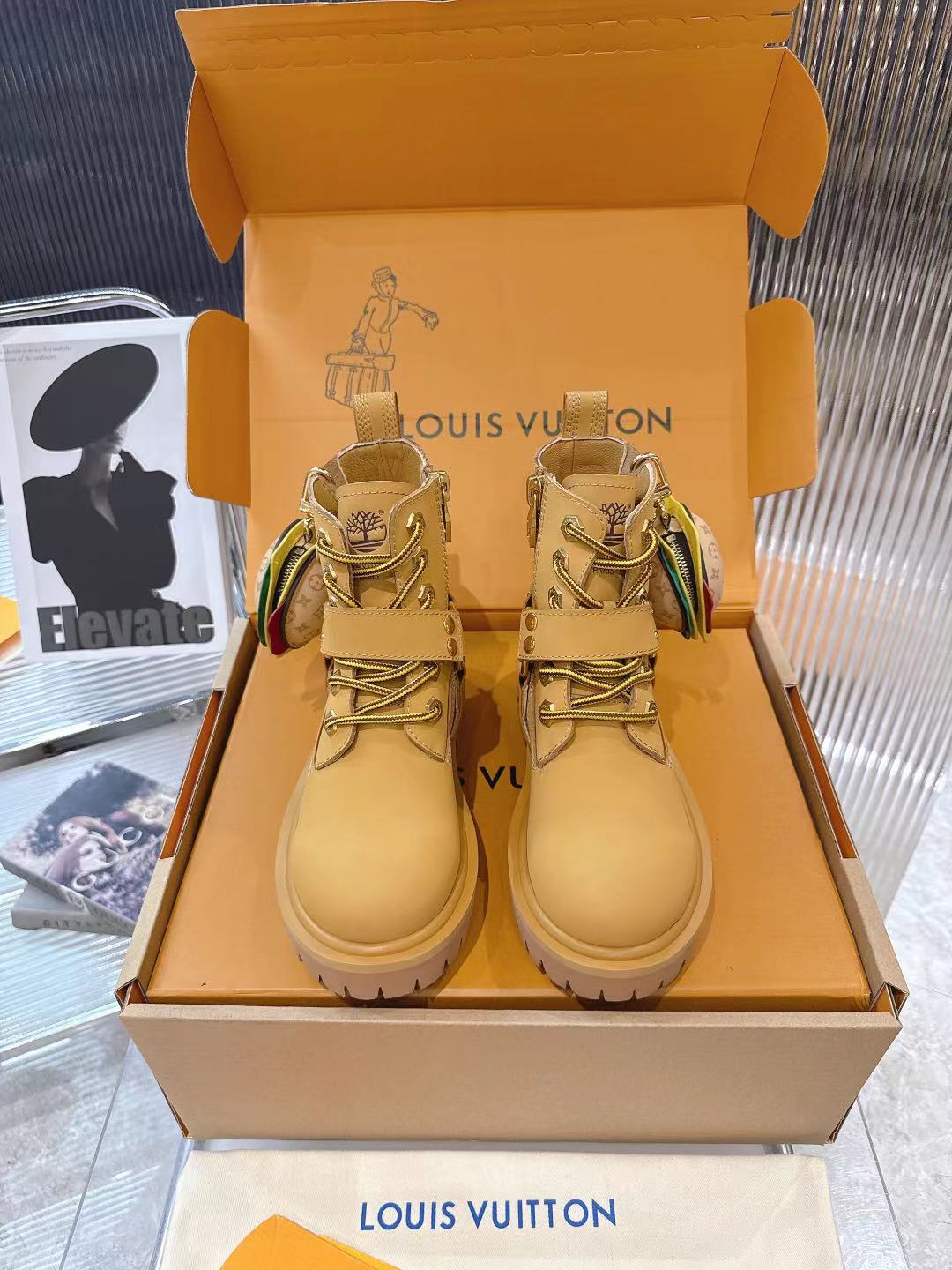 China Replica LV Women Shoes 182usd Only