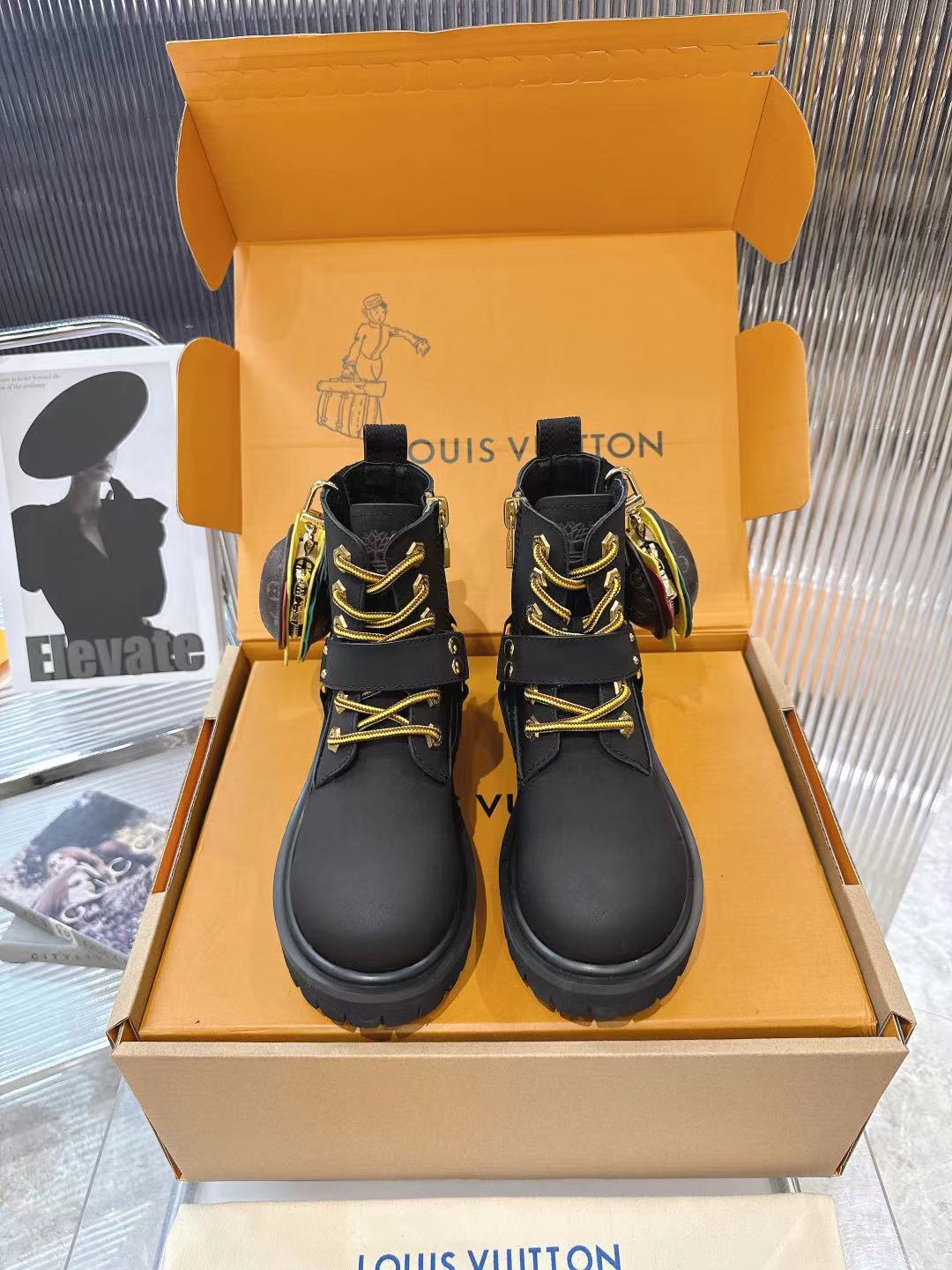 China Replica LV Women Shoes 182usd Only