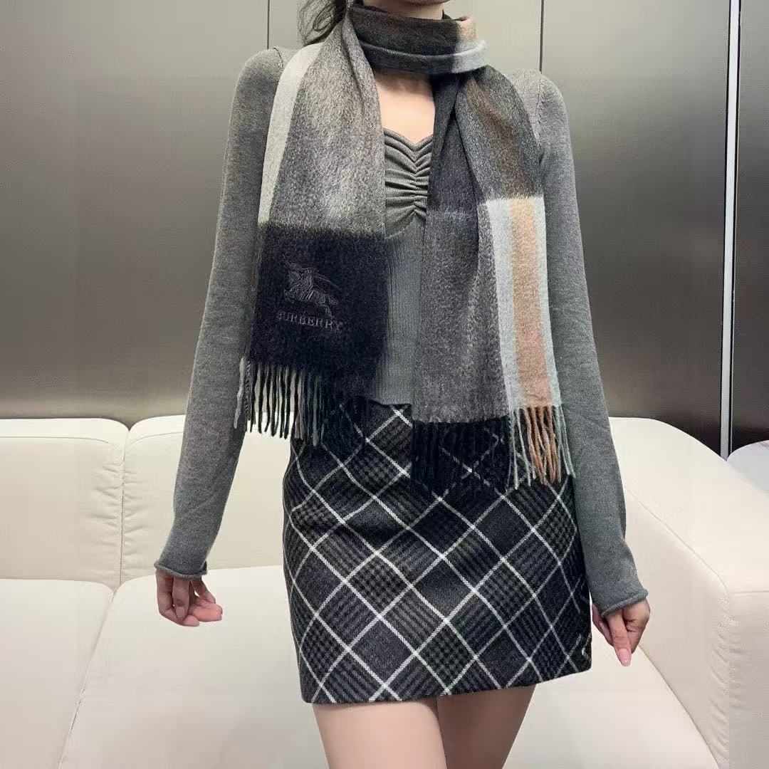 China Replica Gucci Scarf 76usd Only