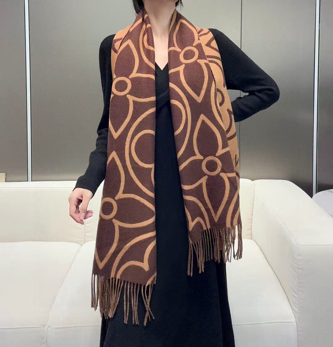 China Replica LV Scarf 54usd Only