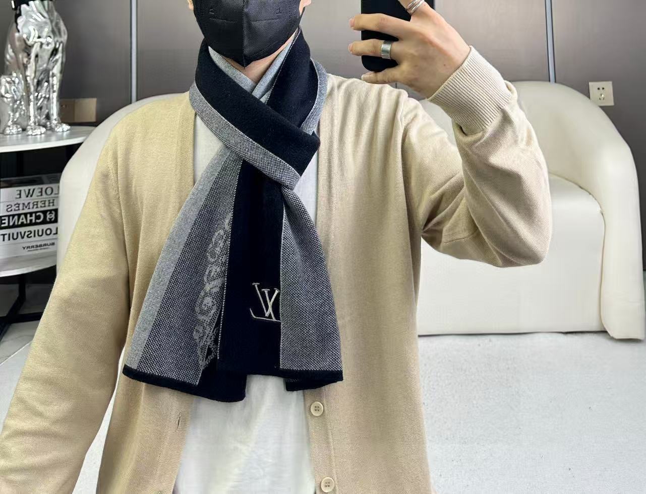 China Replica LV Scarf 44usd Only