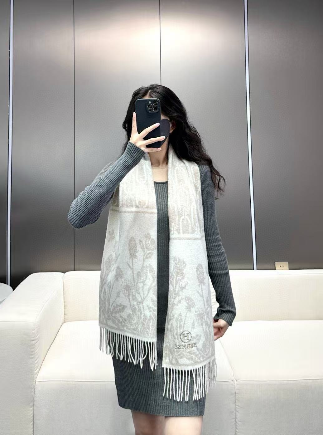 China Replica Gucci Scarf 48usd Only