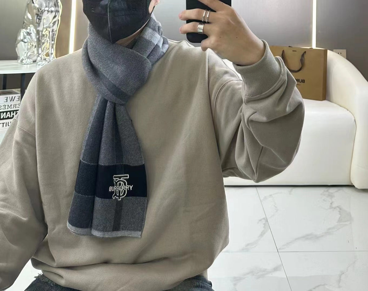 China Replica Burberry Scarf 44usd Only