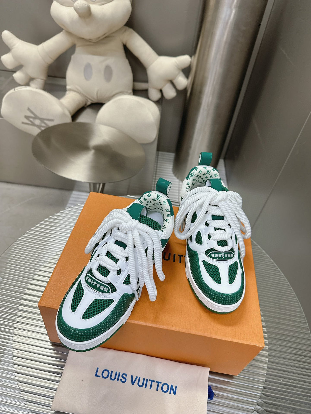 China Replica LV Women Shoes 122usd Only