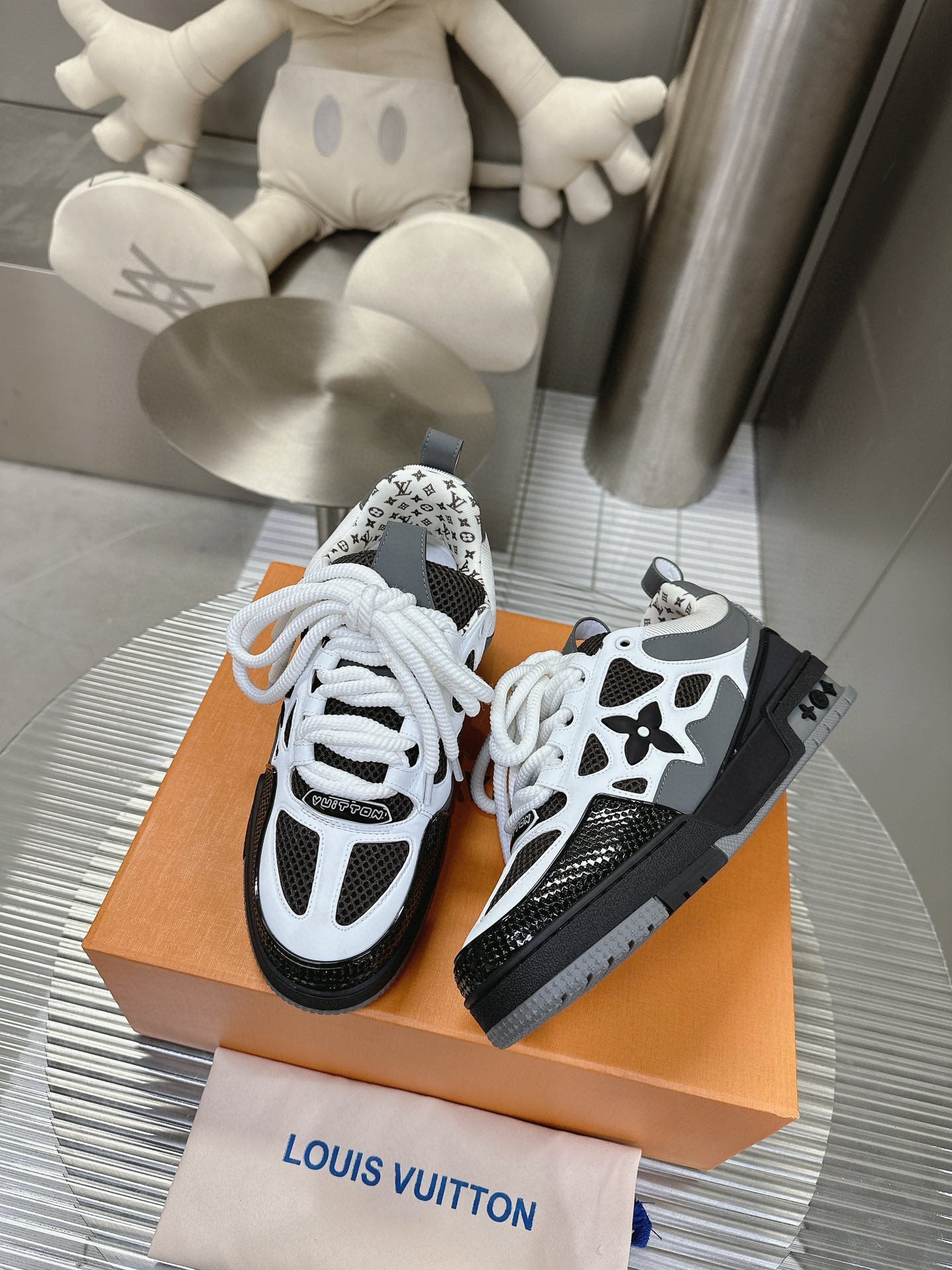 China Replica LV Women Shoes 122usd Only