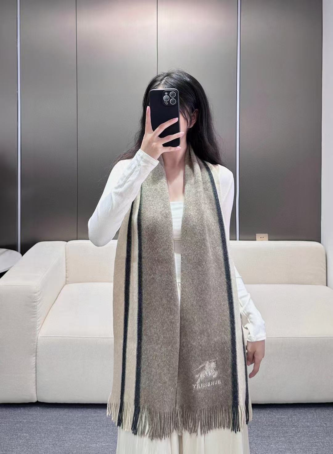 China Replica Burberry Scarf 56usd Only