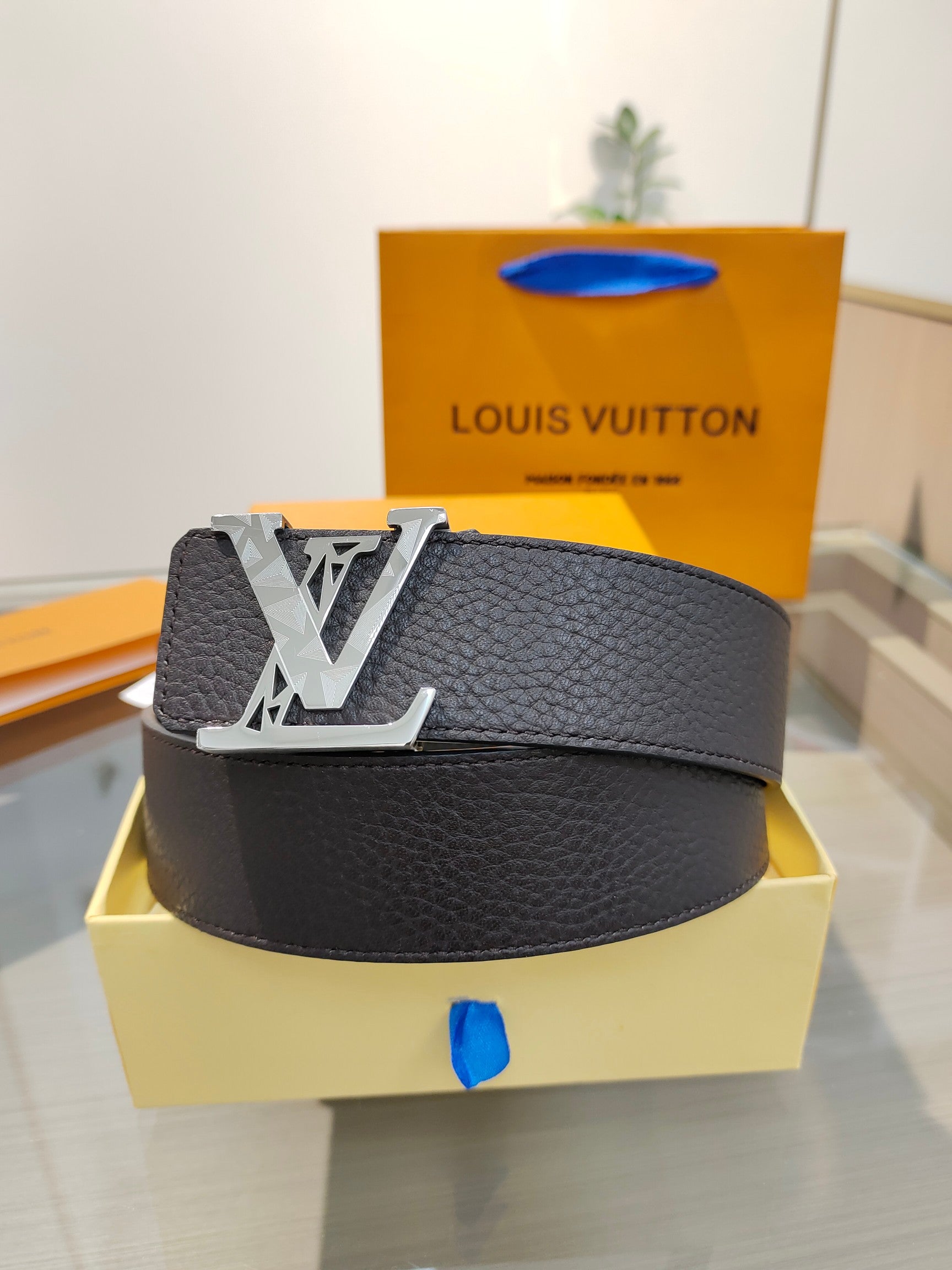 China Replica LV Belts 52usd Only