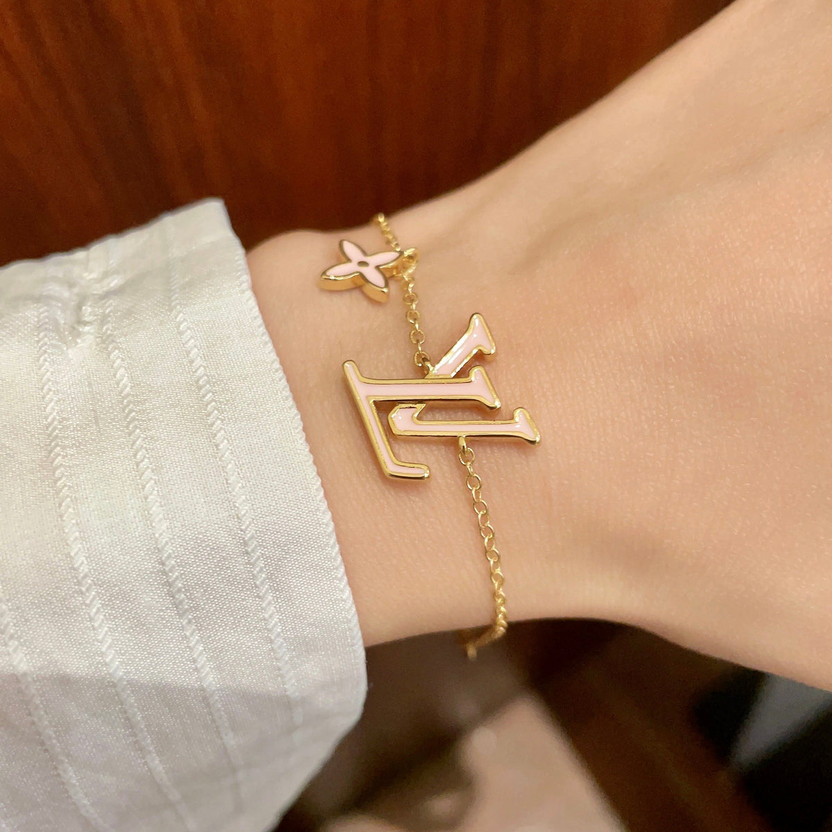 China Replica LV Bracelets 28usd Only
