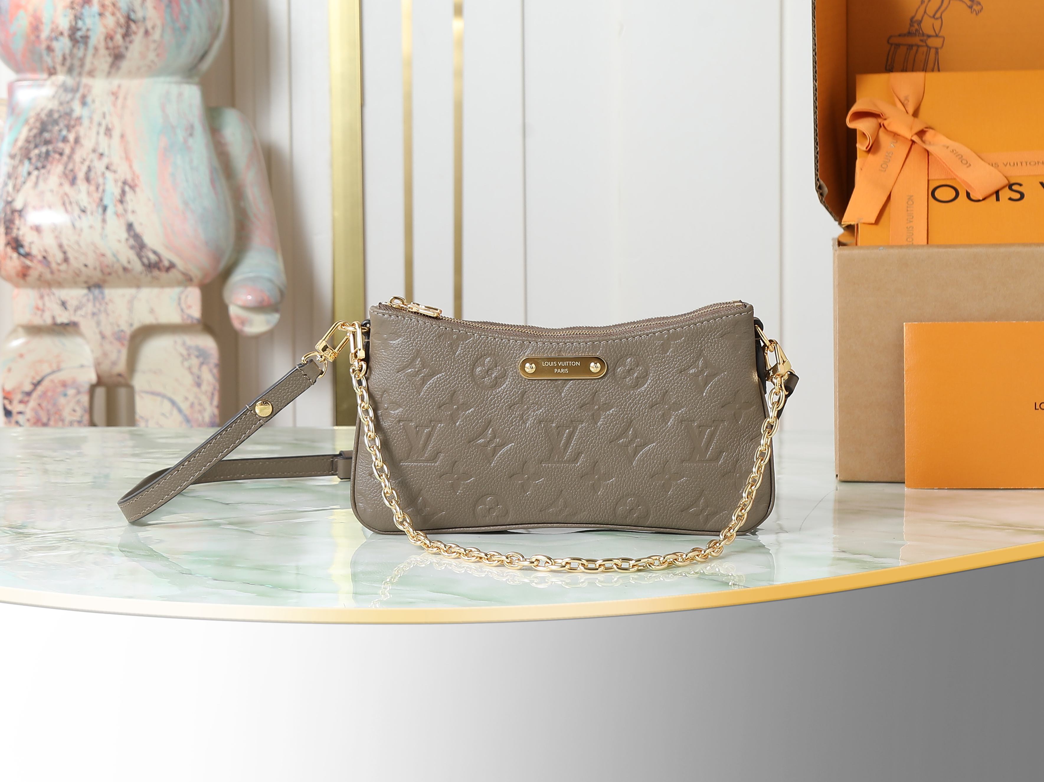 China Replica LV Handbags 156usd Only