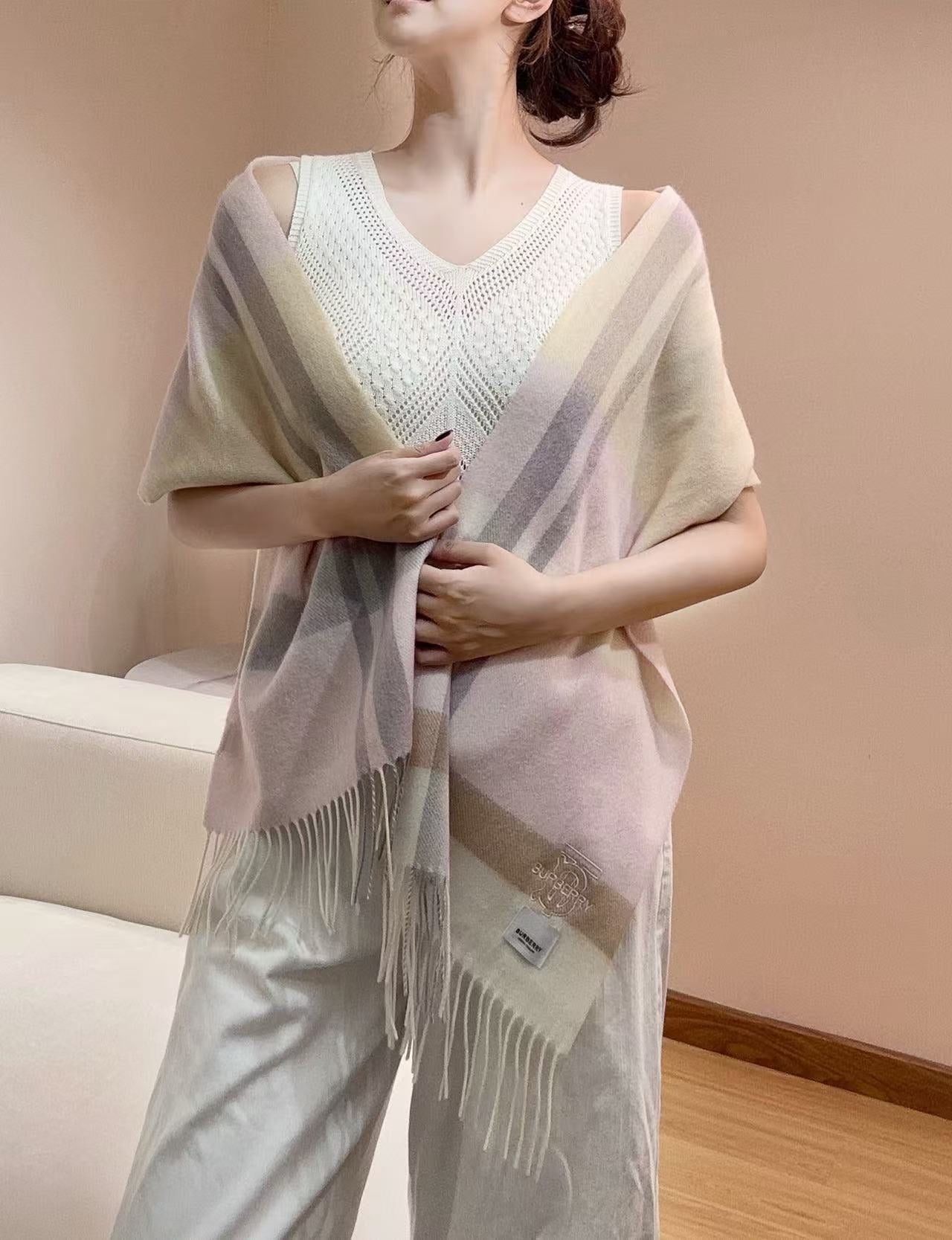 China Replica Burberry Scarf 44usd Only