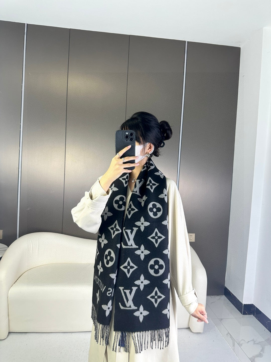 China Replica LV Scarf 42usd Only