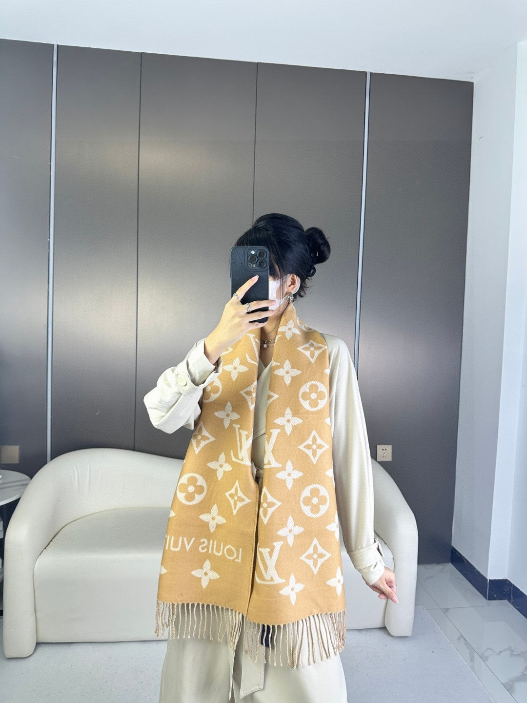 China Replica LV Scarf 42usd Only