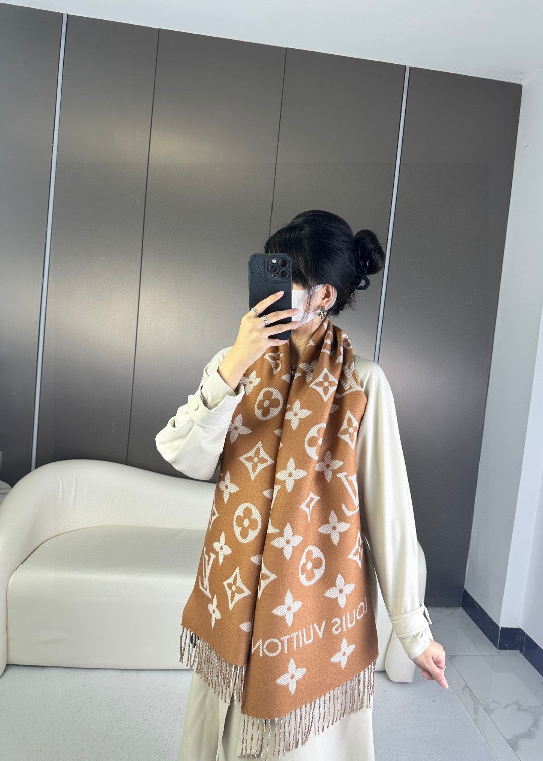 China Replica LV Scarf 42usd Only