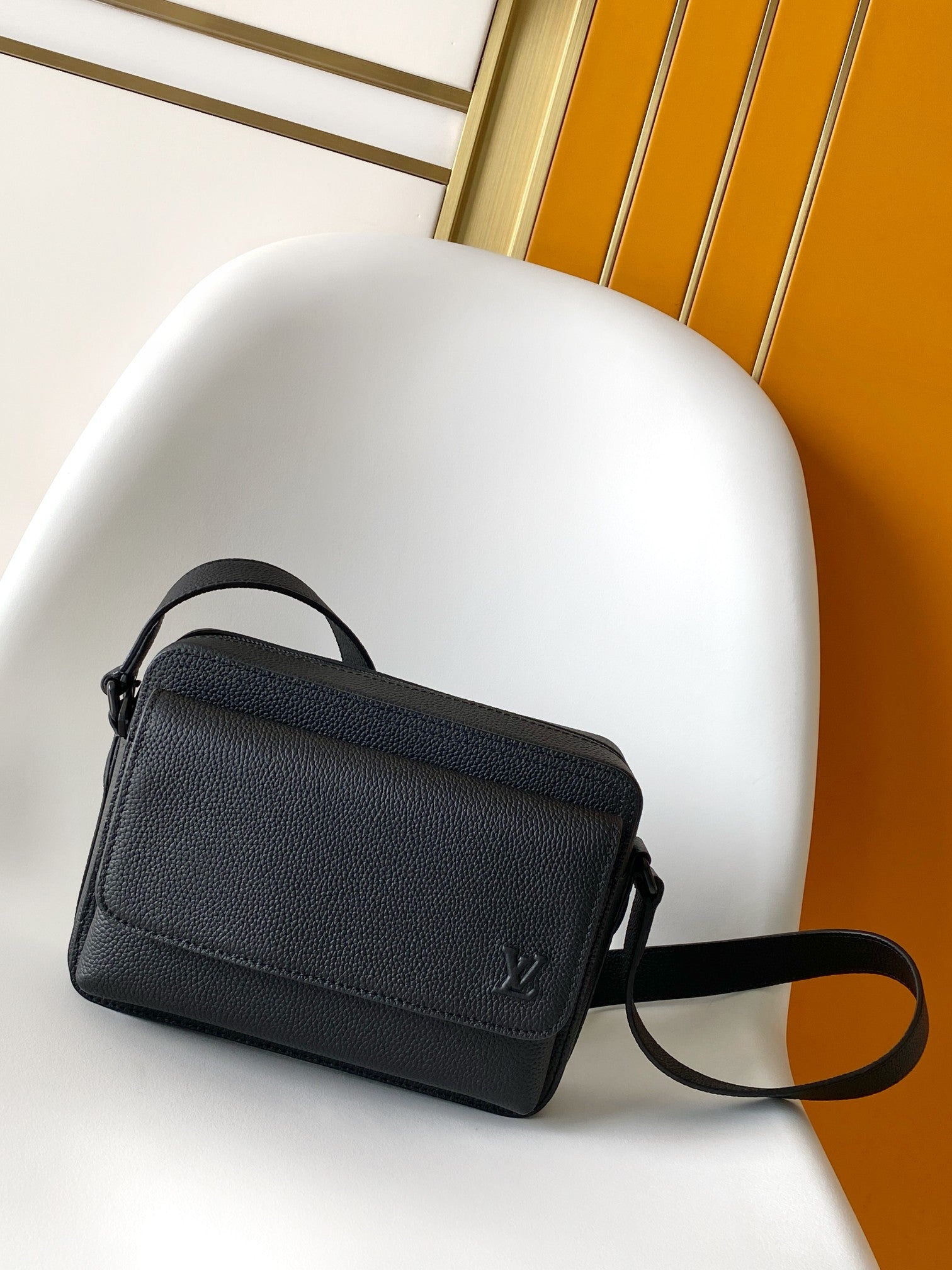 China Replica LV Handbags 156usd Only