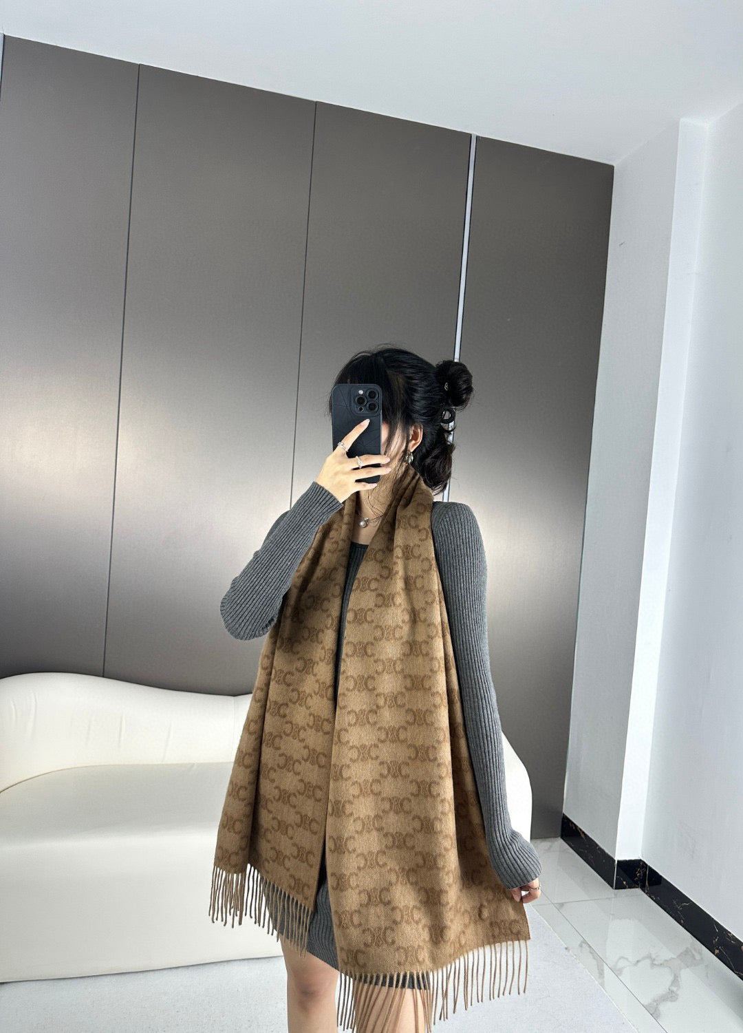 China Replica Celine Scarf 44usd Only