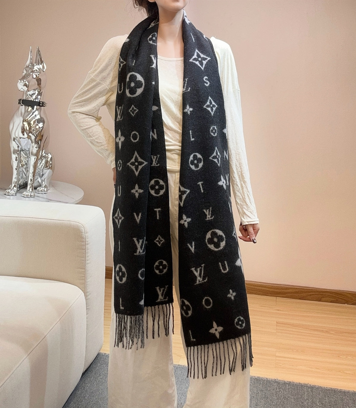 China Replica LV Scarf 50usd Only