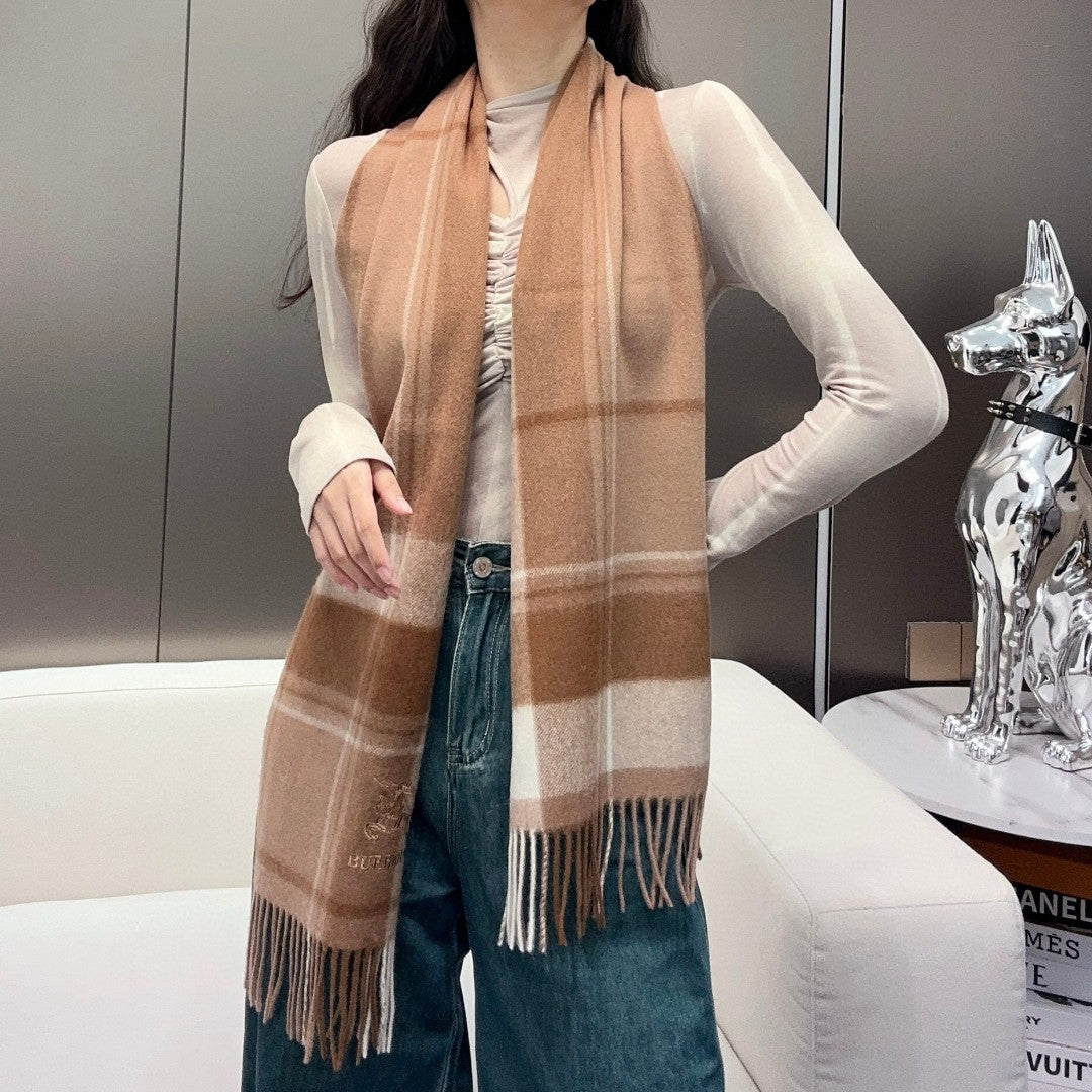 China Replica Burberry Scarf 44usd Only