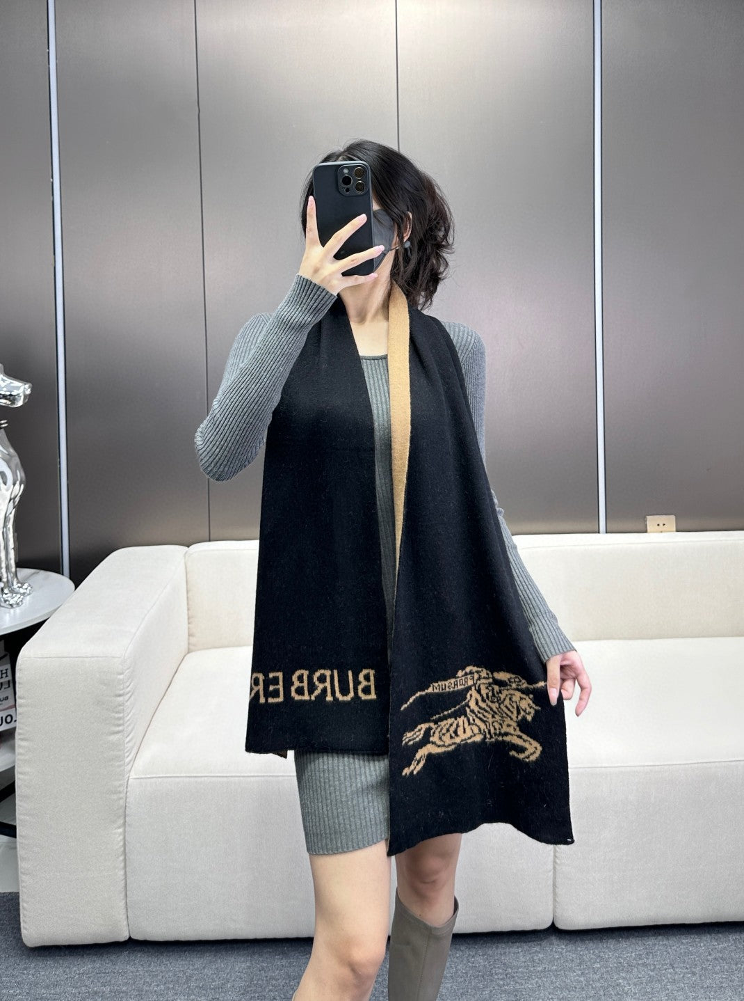 China Replica Burberry Scarf 64usd Only