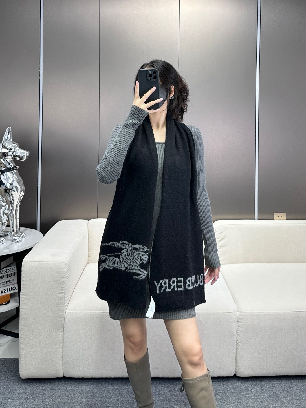 China Replica Burberry Scarf 64usd Only