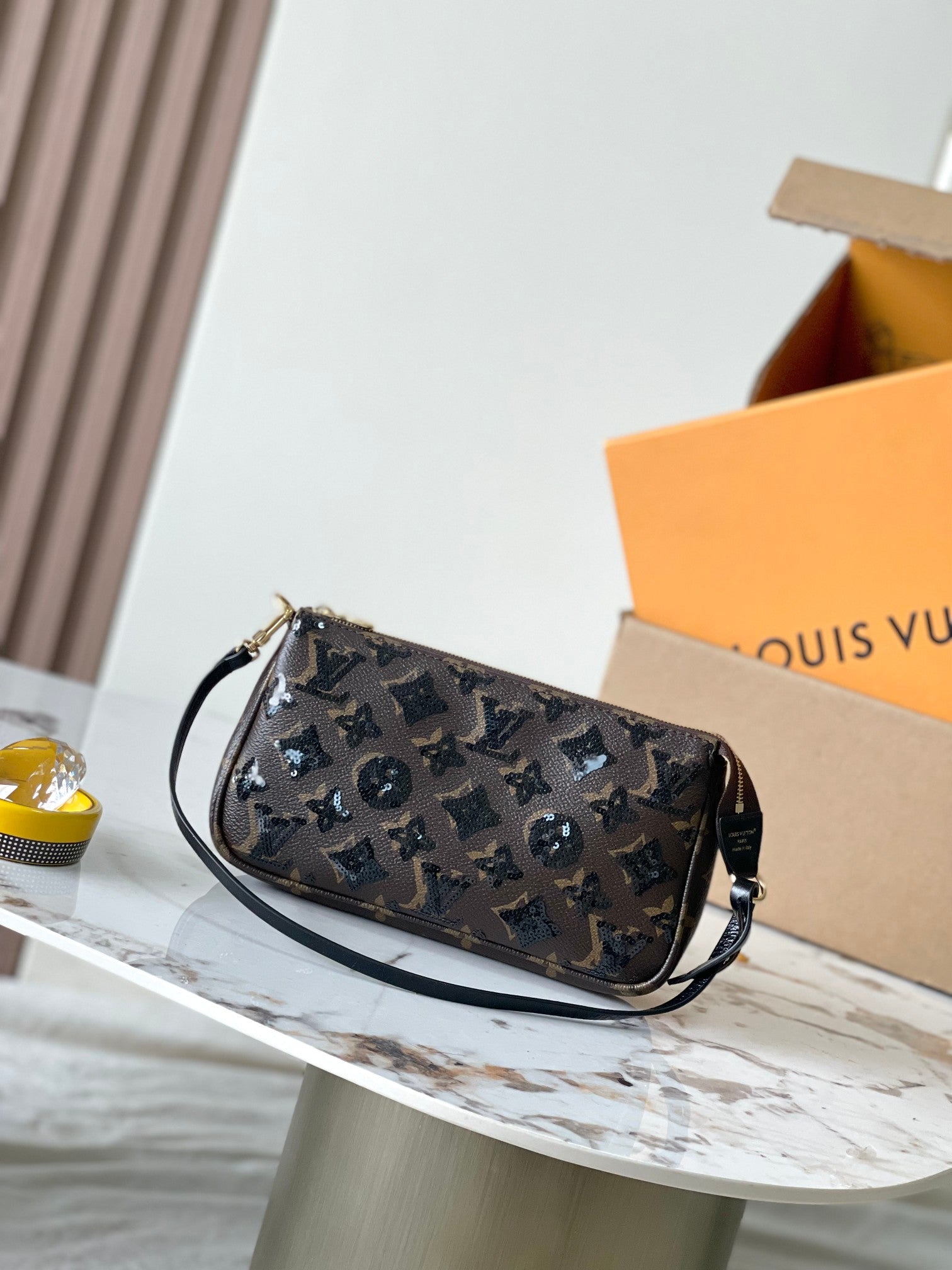 China Replica LV Handbags 141usd Only