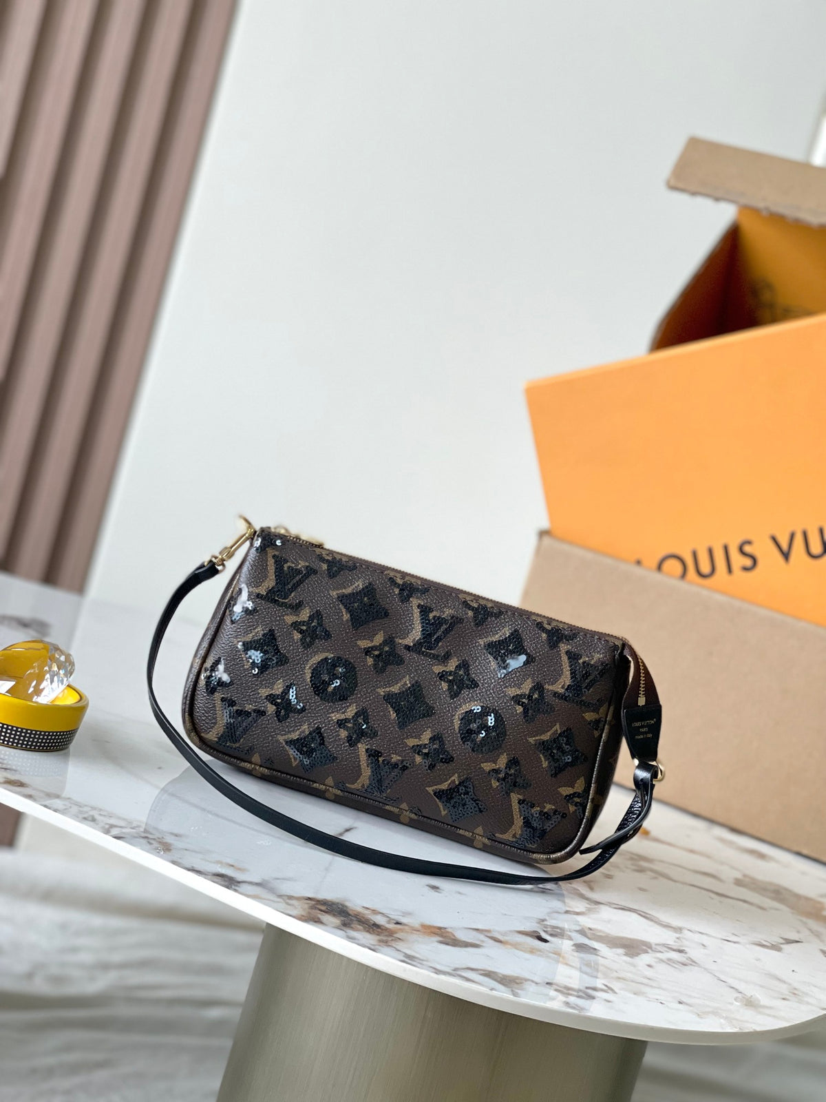 China Replica LV Handbags 141usd Only