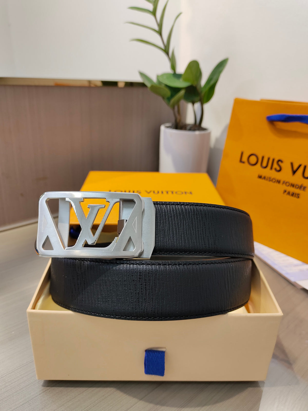 China Replica LV Belts 52usd Only