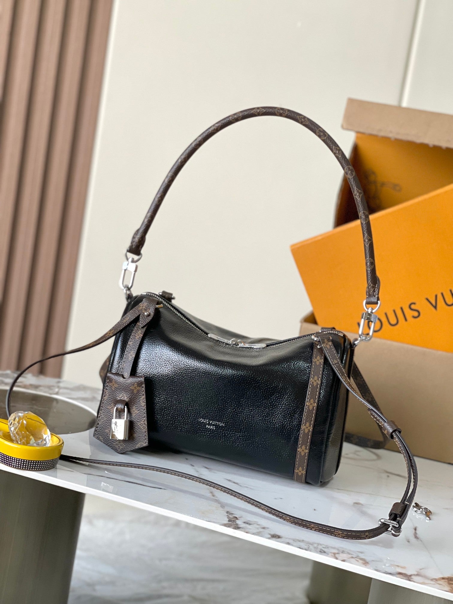 China Replica LV Handbags 264usd Only