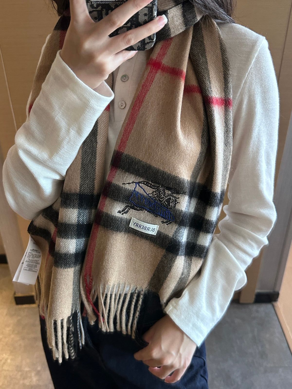 China Replica Burberry Scarf 44usd Only