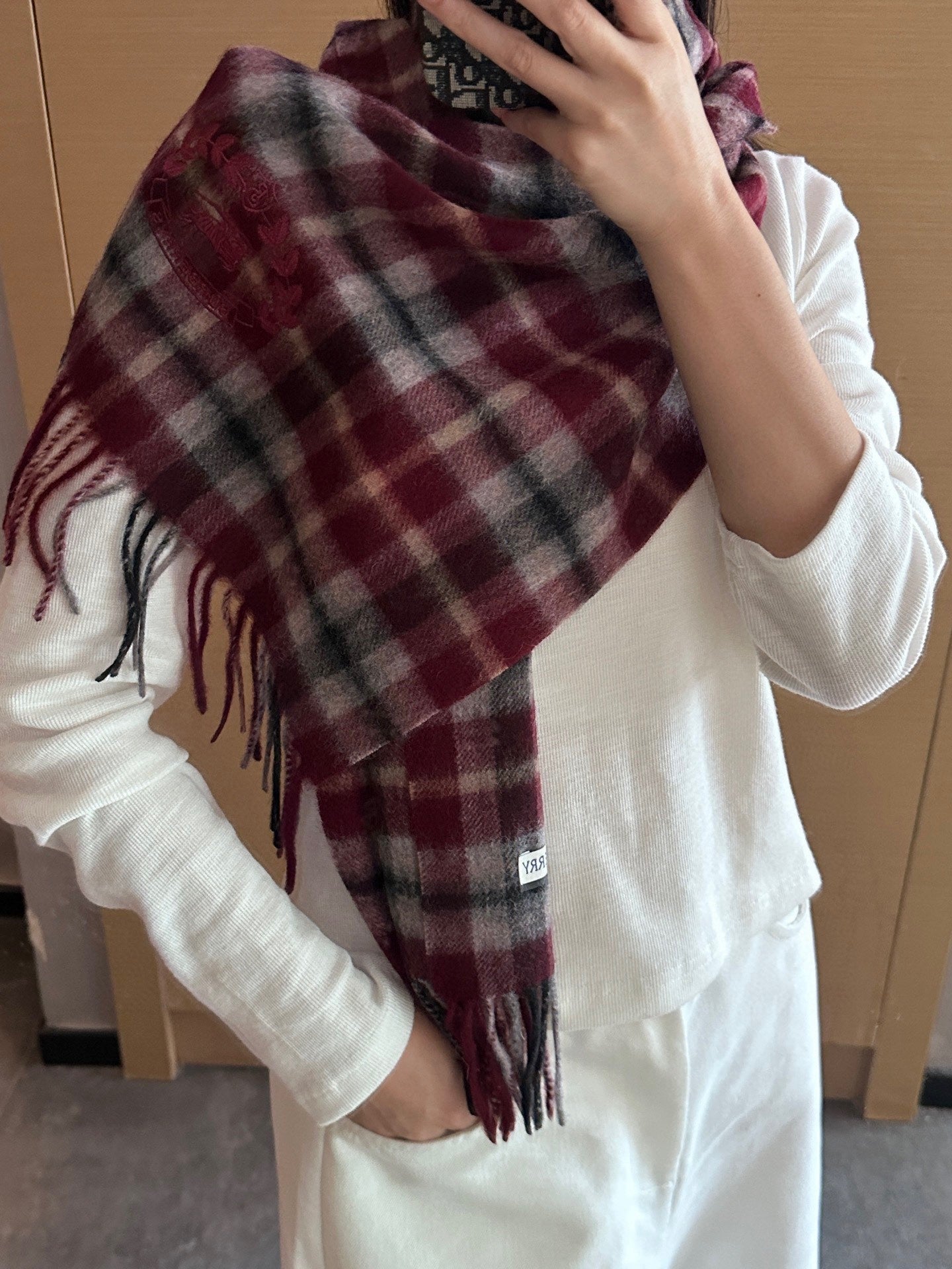China Replica Burberry Scarf 44usd Only
