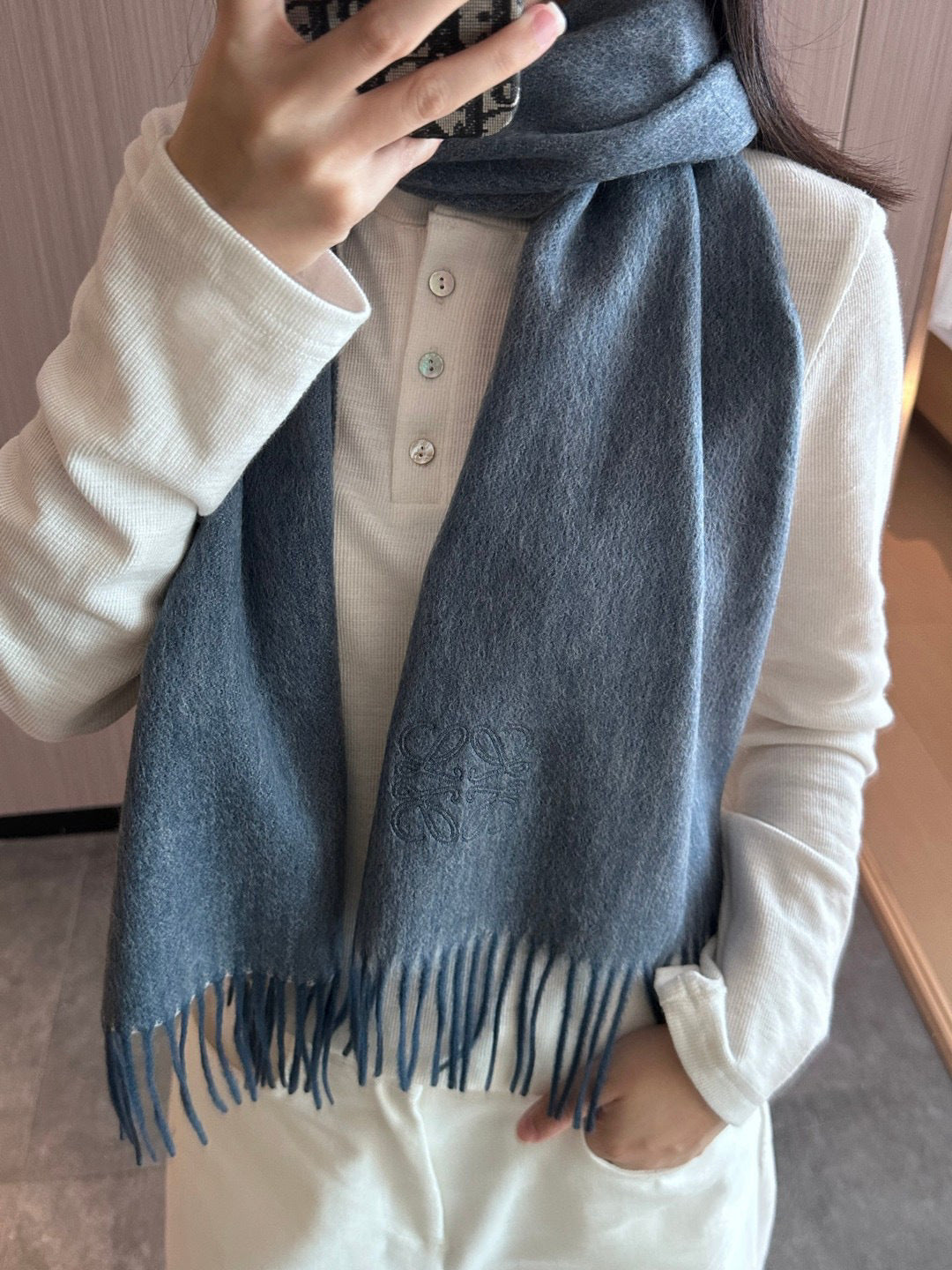 China Replica Loewe Scarf 46usd Only