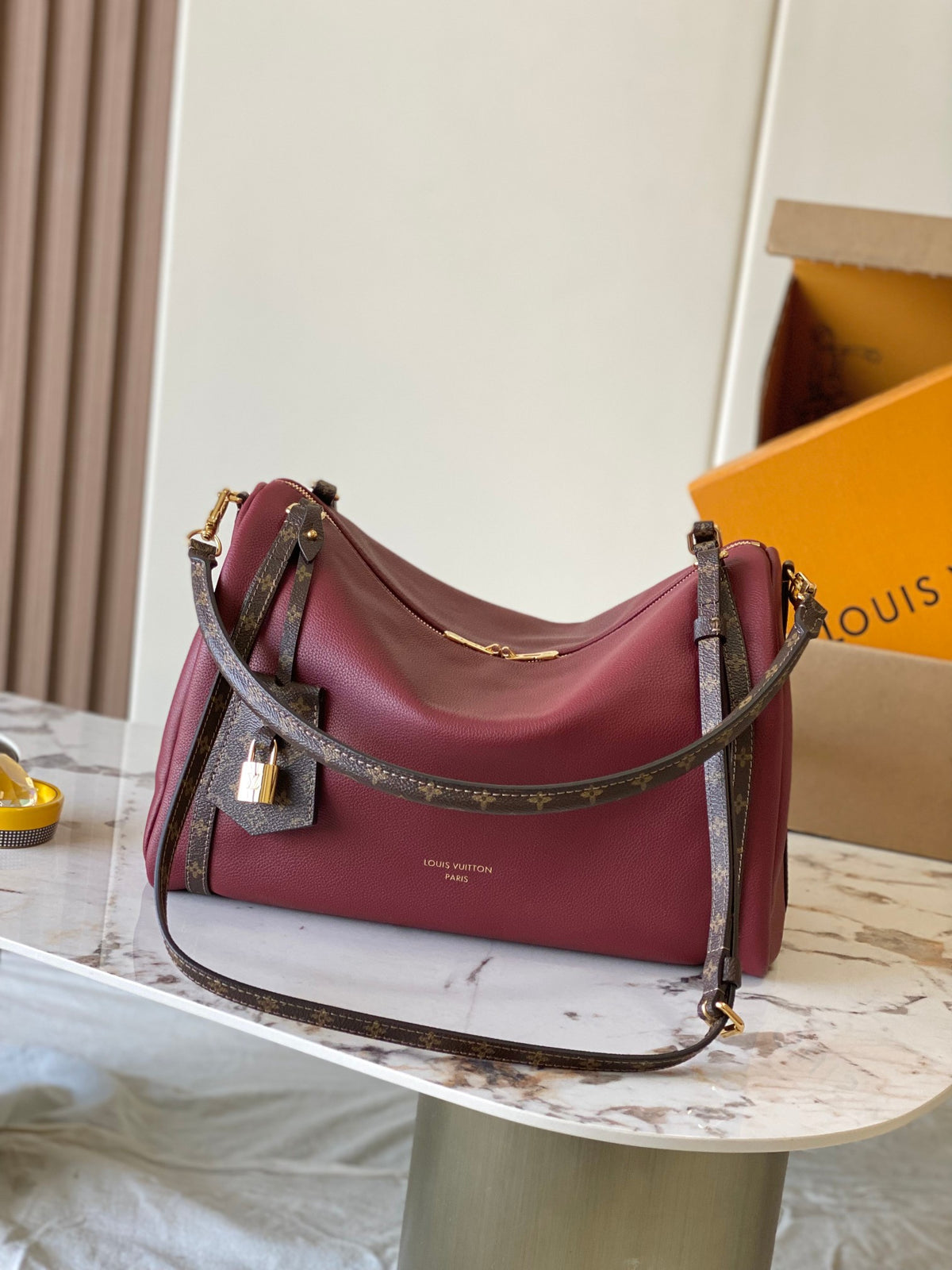 China Replica LV Handbags 279usd Only