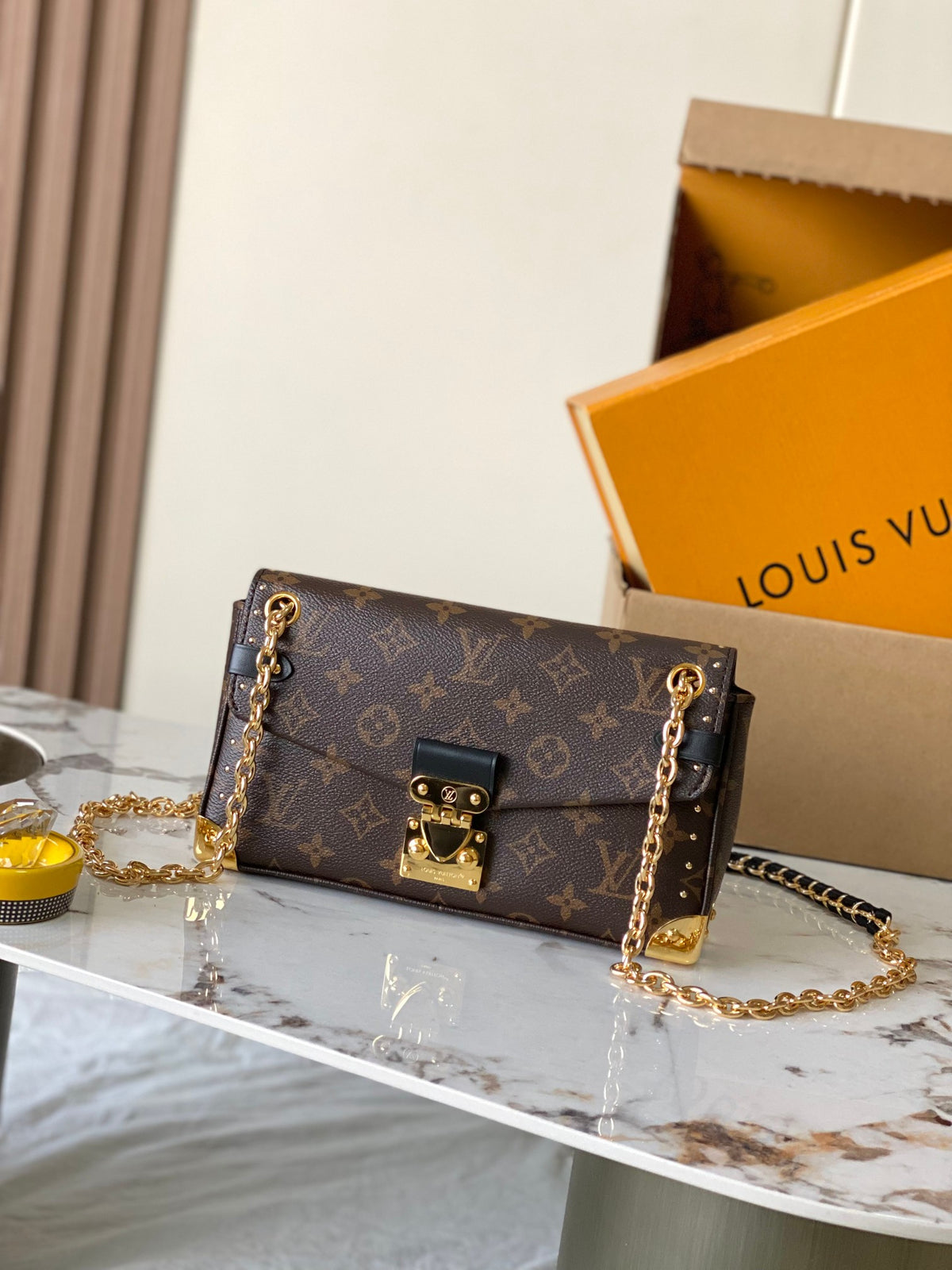 China Replica LV Handbags 210usd Only