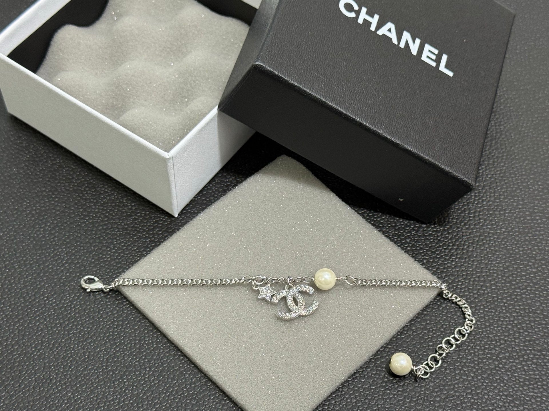 China Replica Chanel Bracelets 22usd Only