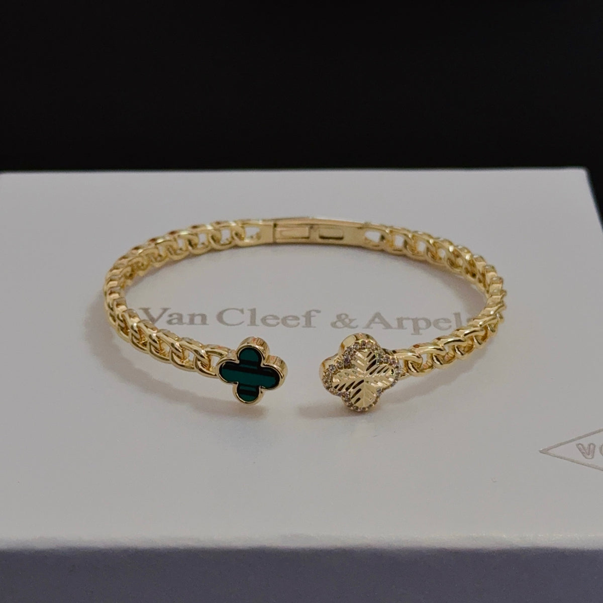 China Replica Van Cleef Arpels Bracelets 52usd Only