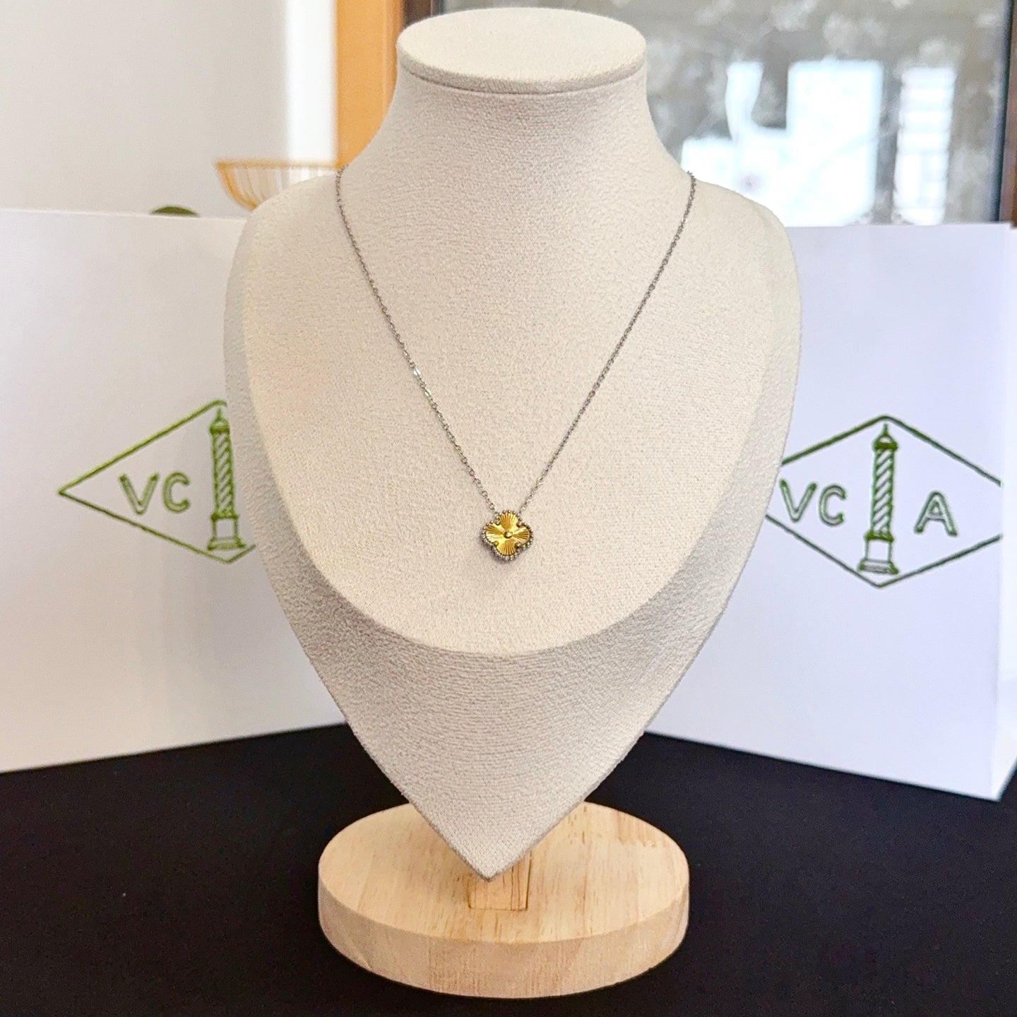 China Replica Van Cleef Arpels Necklaces 57usd Only