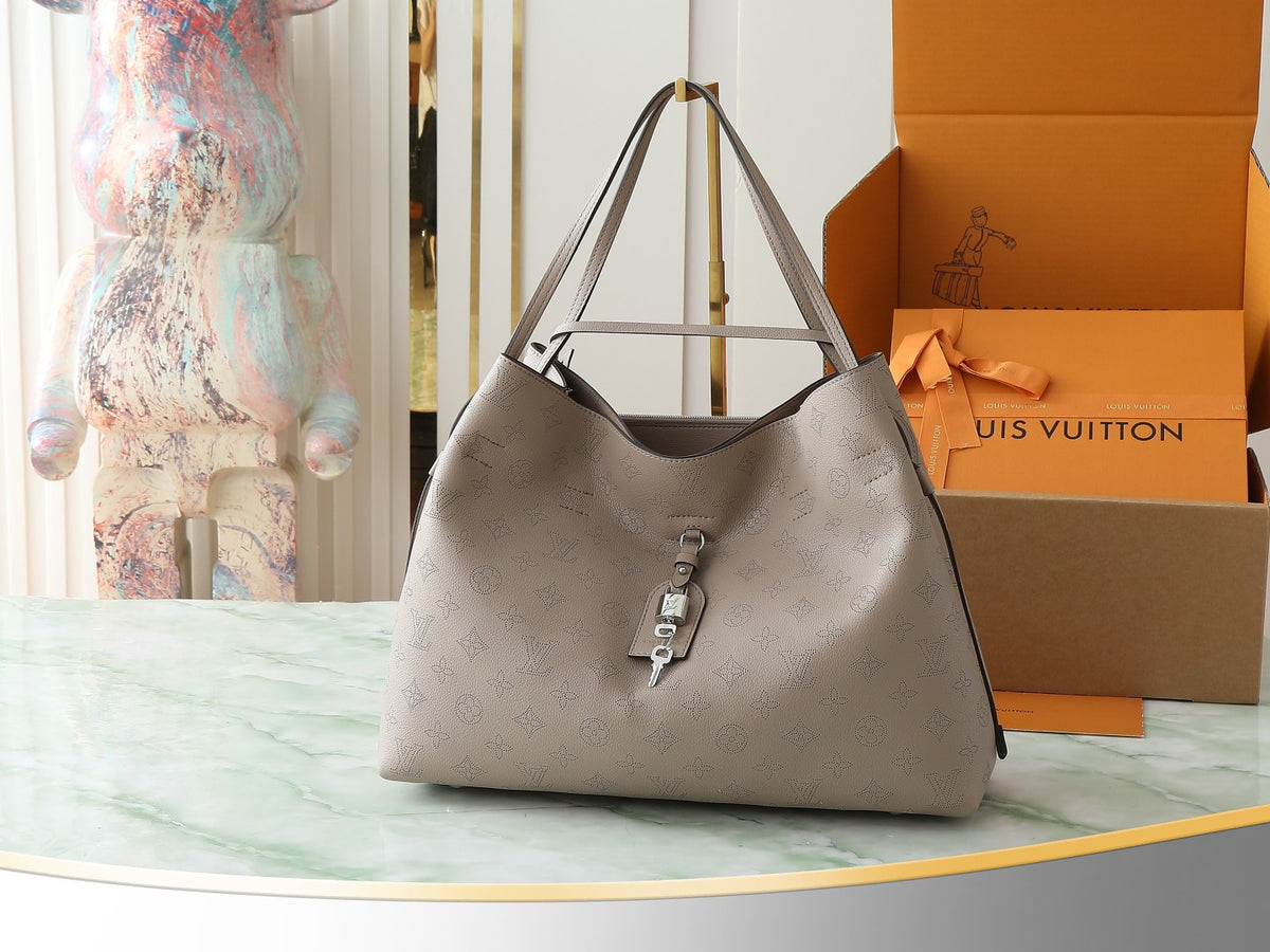 China Replica LV Handbags 204usd Only