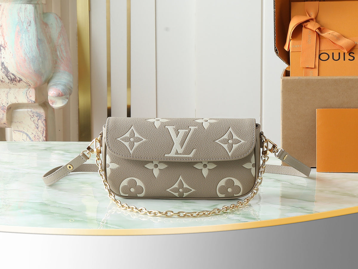 China Replica LV Handbags 156usd Only