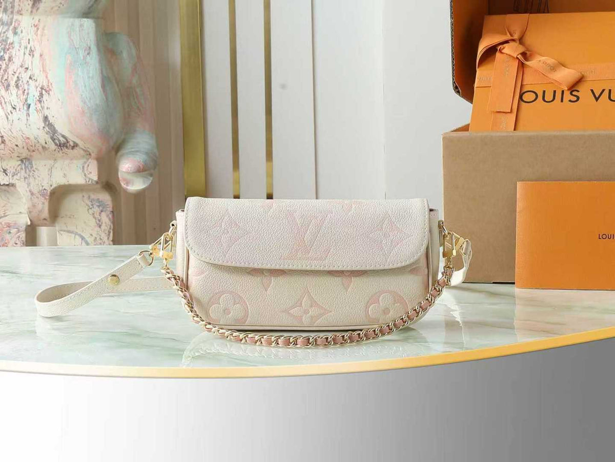 China Replica LV Handbags 156usd Only