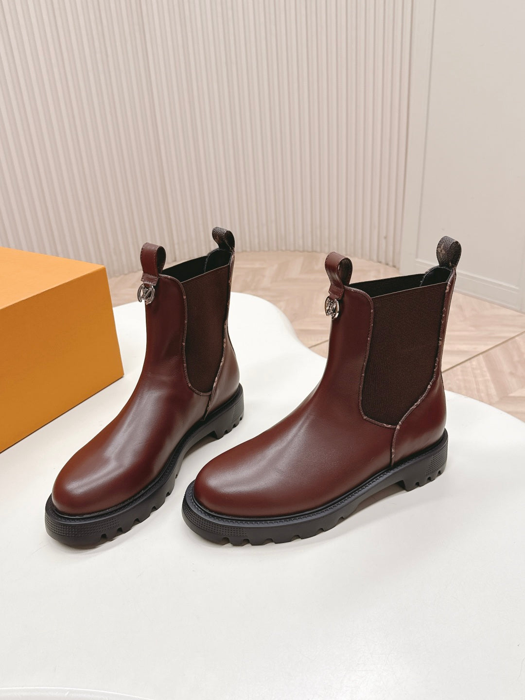 China Replica LV Women Shoes 147usd Only
