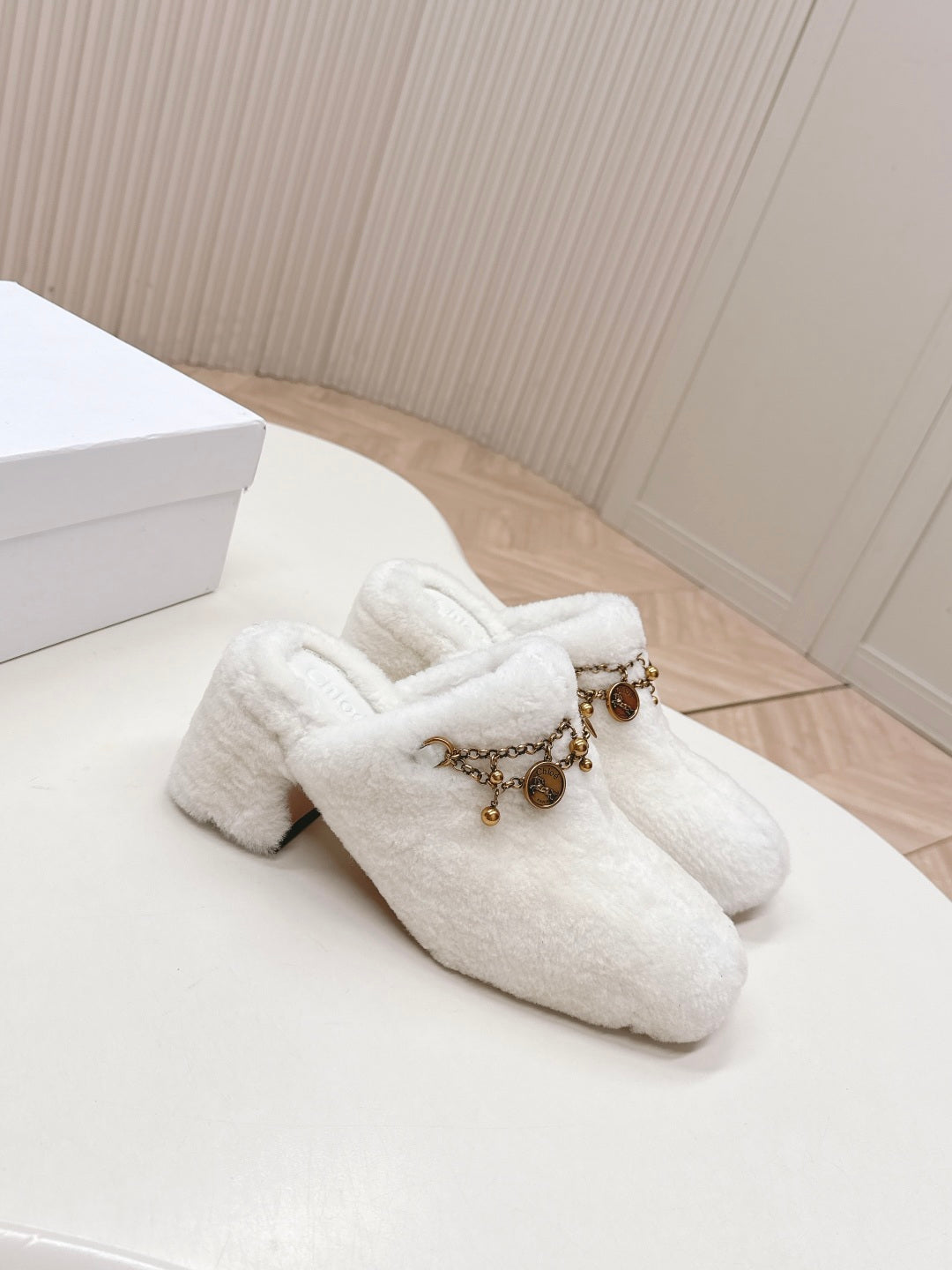 China Replica Loewe Women Shoes 112usd Only