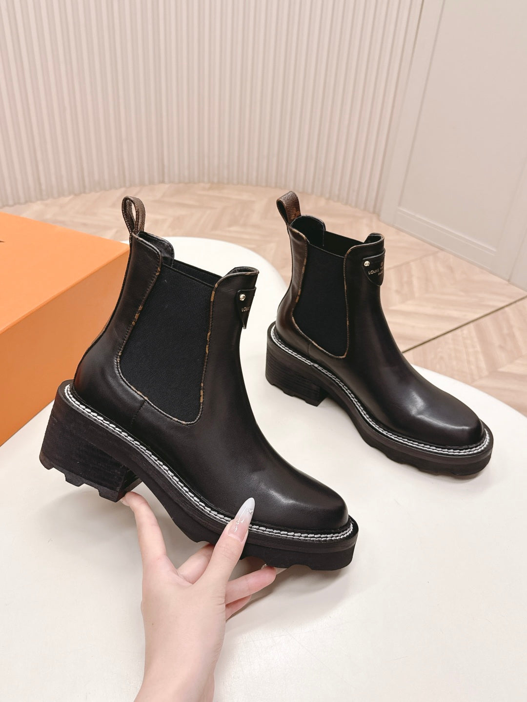 China Replica LV Women Shoes 133usd Only