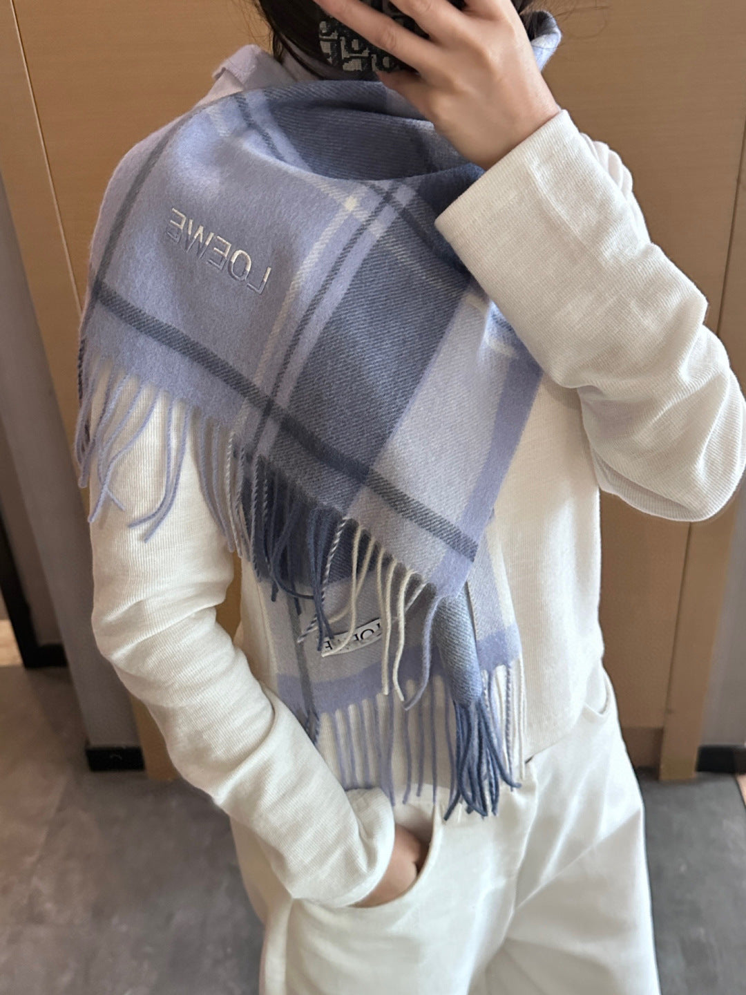 China Replica Loewe Scarf 44usd Only
